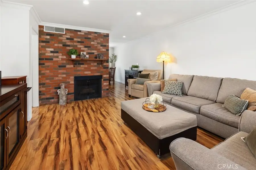 7715 Via Napoli, San Fernando Valley, CA 91504 - #3