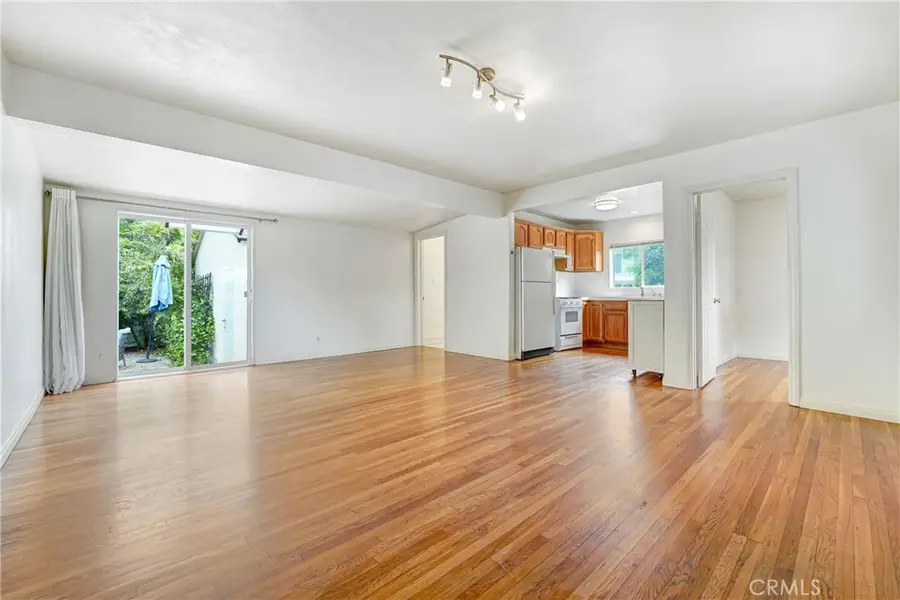 5759 Hazeltine, Van Nuys, CA 91401 - #3