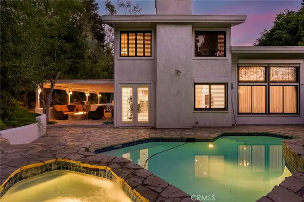 24523 Park Granada, Calabasas, CA 91302