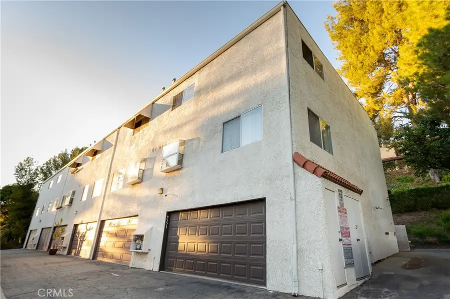 9551 Via Ricardo, Burbank, CA 91504 - #2