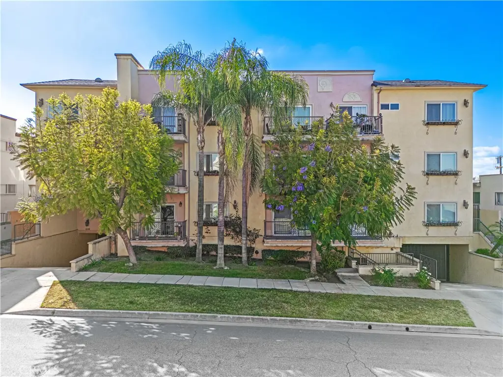626 E Orange Grove Avenue #301, Burbank, CA 91501 - #1