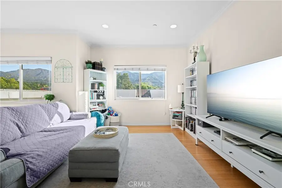 626 E Orange Grove Avenue #301, Burbank, CA 91501 - #2
