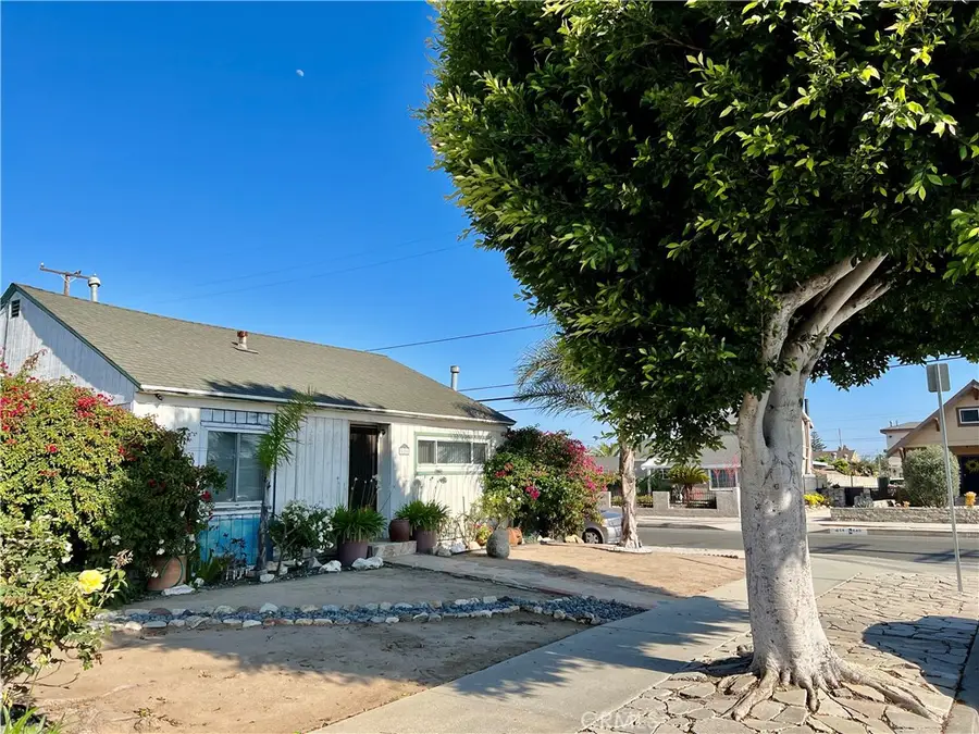 528 S Ash Avenue, Inglewood, CA 90301 - #2