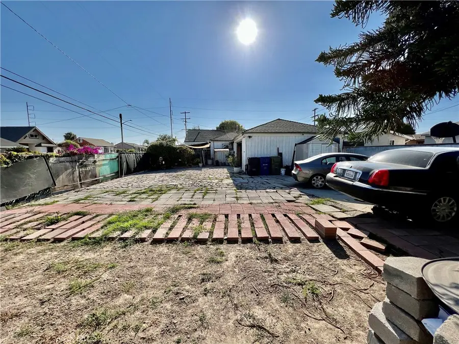 528 S Ash Avenue, Inglewood, CA 90301 - #3