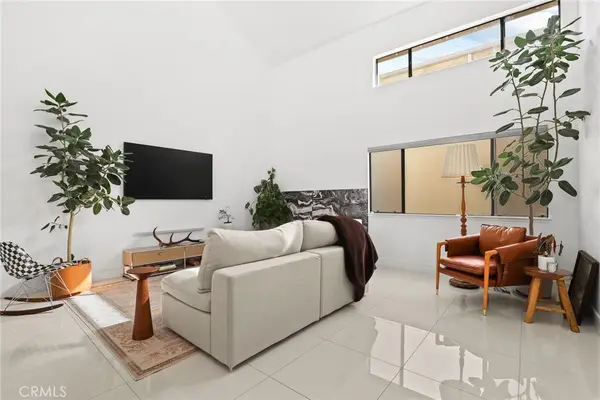 10926 Bluffside Drive #30, Studio City, CA 91604