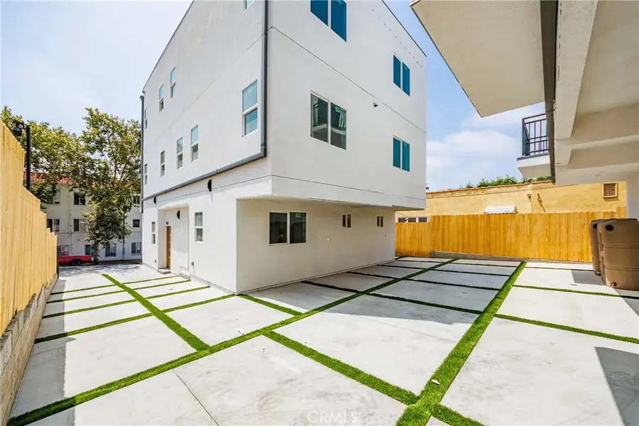 4511 Rosewood Avenue, Los Angeles, CA 90004 - #3