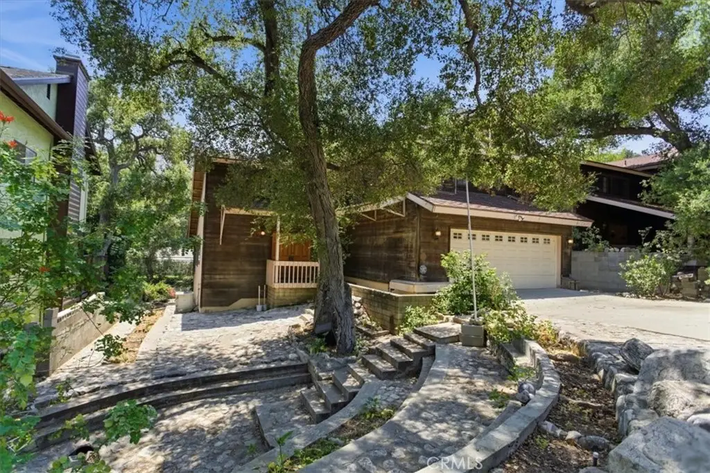 3810 Honolulu Avenue, La Crescenta, CA 91214 - #1