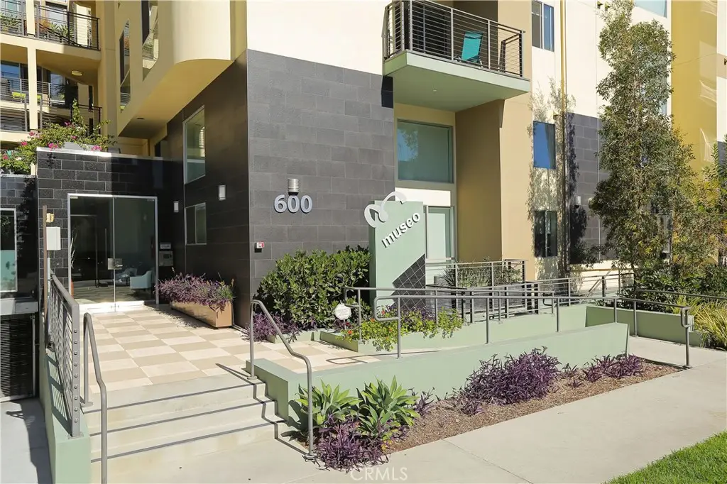 600 S Ridgeley Drive #113, Los Angeles, CA 90036 - #1