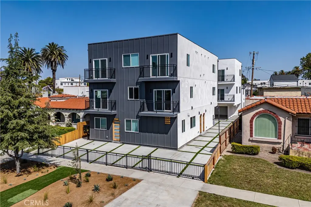 2010 S Dunsmuir, Los Angeles, CA 90016 - #1