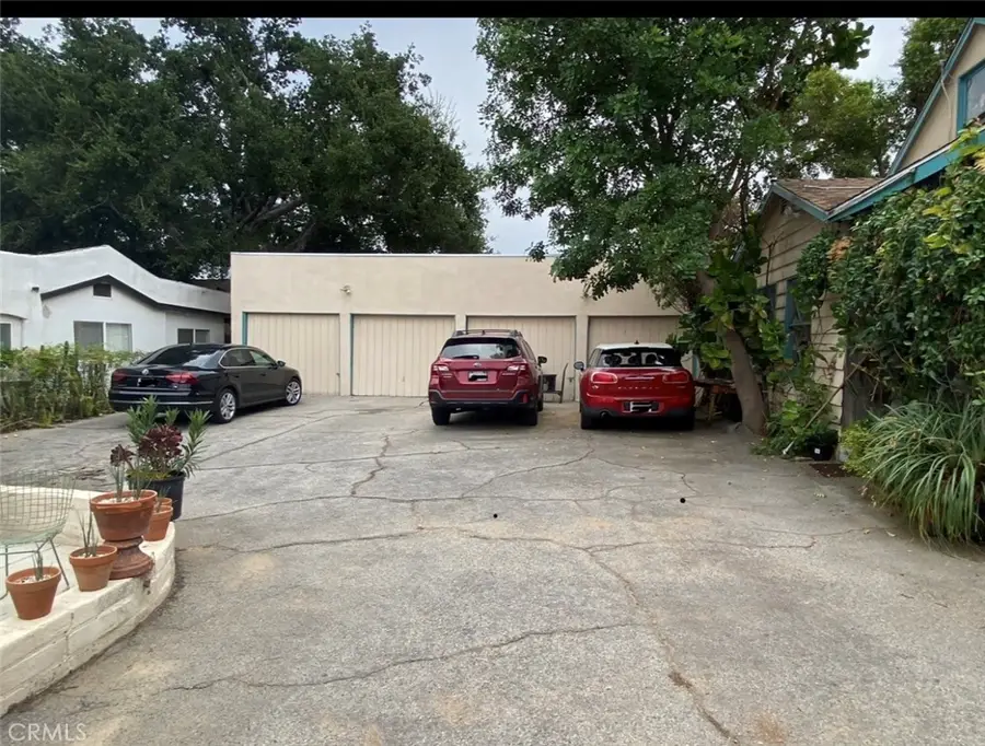 10438 Scoville Avenue, Sunland, CA 91040 - #2