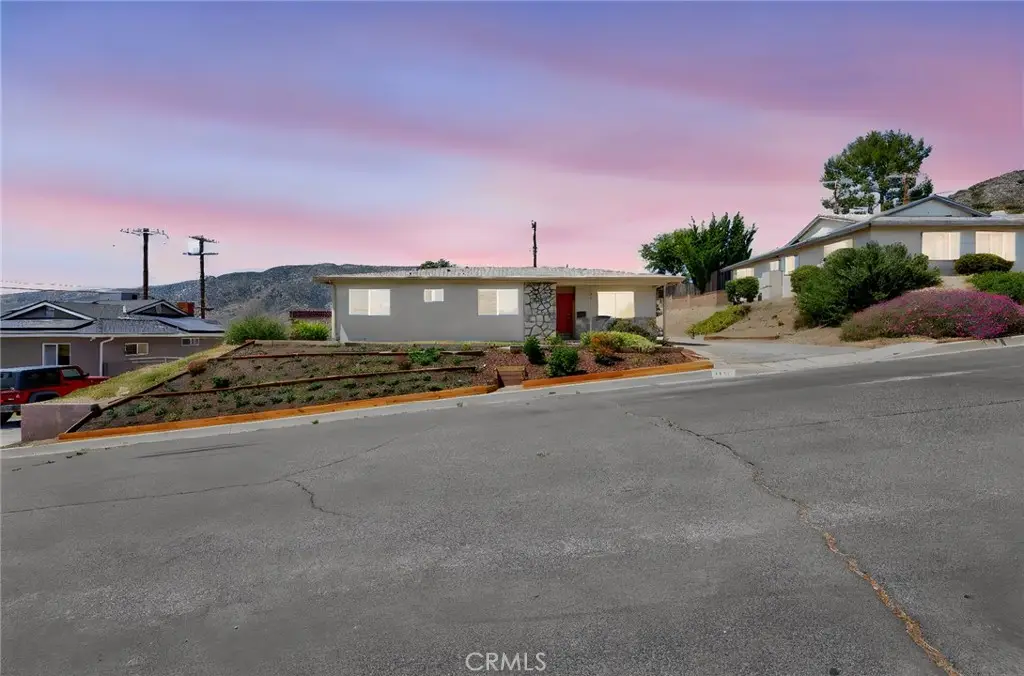 7217 Lonzo, Tujunga, CA 91042 - #1