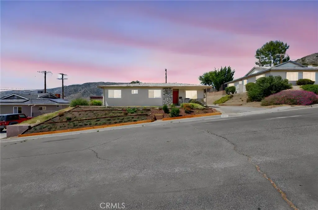 7217 Lonzo, Tujunga, CA 91042 - #1