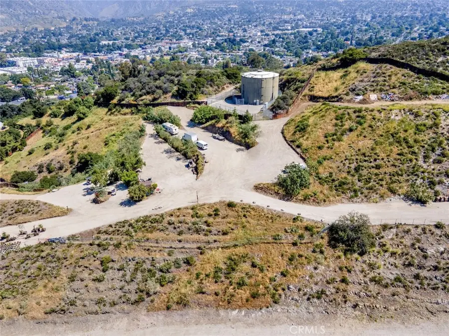 10200 Willow Springs Lane, Sunland, CA 91040 - #2