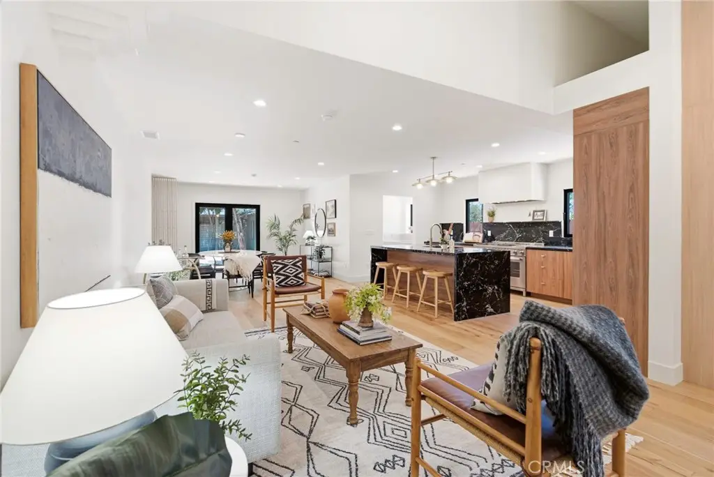 11911 Hartsook, Valley Village, CA 91607 - #1