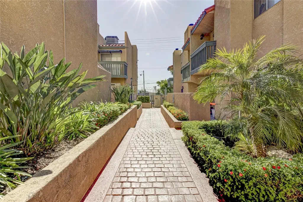 10260 Plainview Avenue #22, Tujunga, CA 91042 - #1