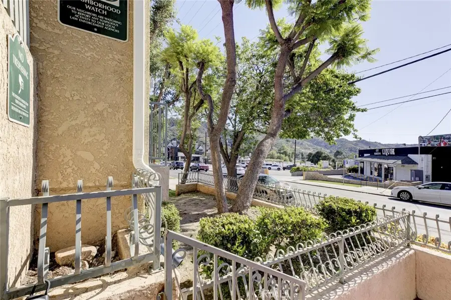 10260 Plainview Avenue #22, Tujunga, CA 91042 - #2