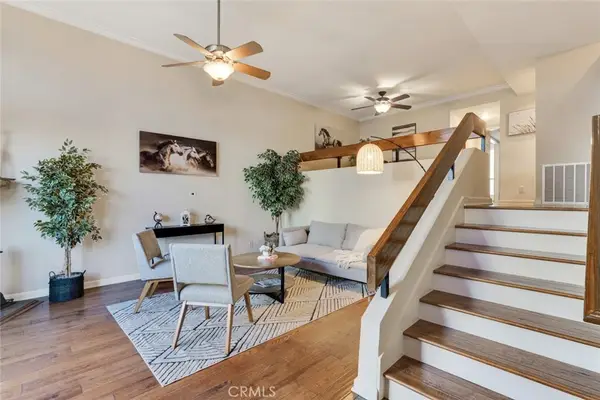 1008 W Riverside Drive #34, Burbank, CA 91506