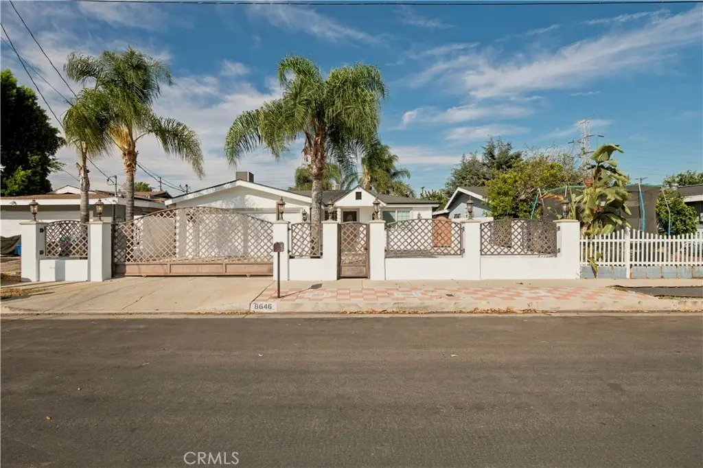 8646 Nagle, Panorama City, CA 91402 - #1