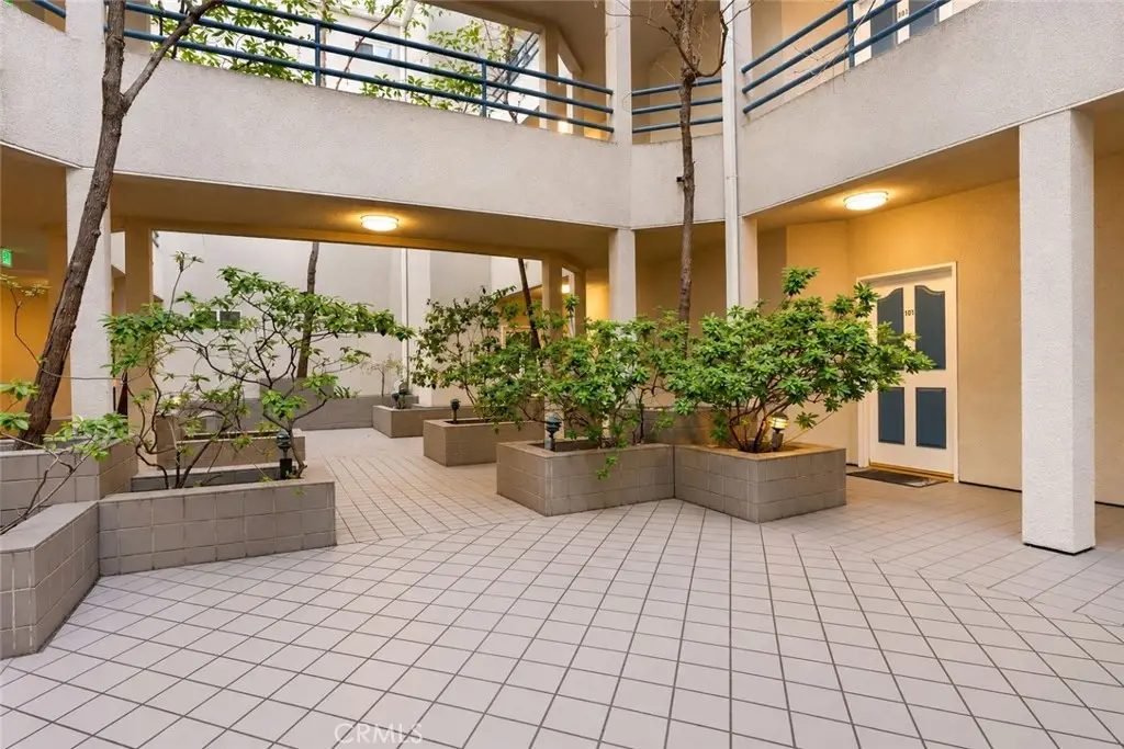 14415 Benefit Street #101, Sherman Oaks, CA 91423 - #1