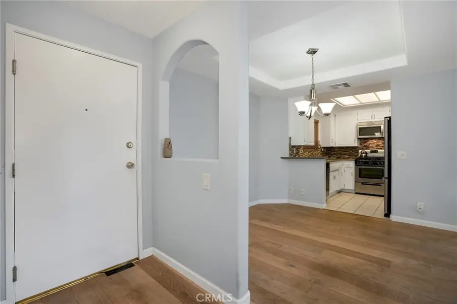 14415 Benefit Street #101, Sherman Oaks, CA 91423 - #3