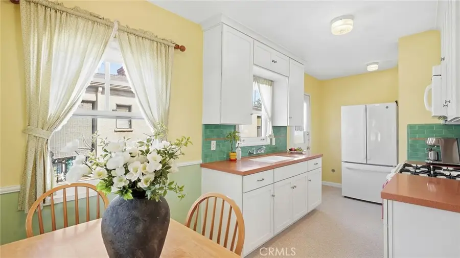1320 N Kenwood, Burbank, CA 91505 - #2