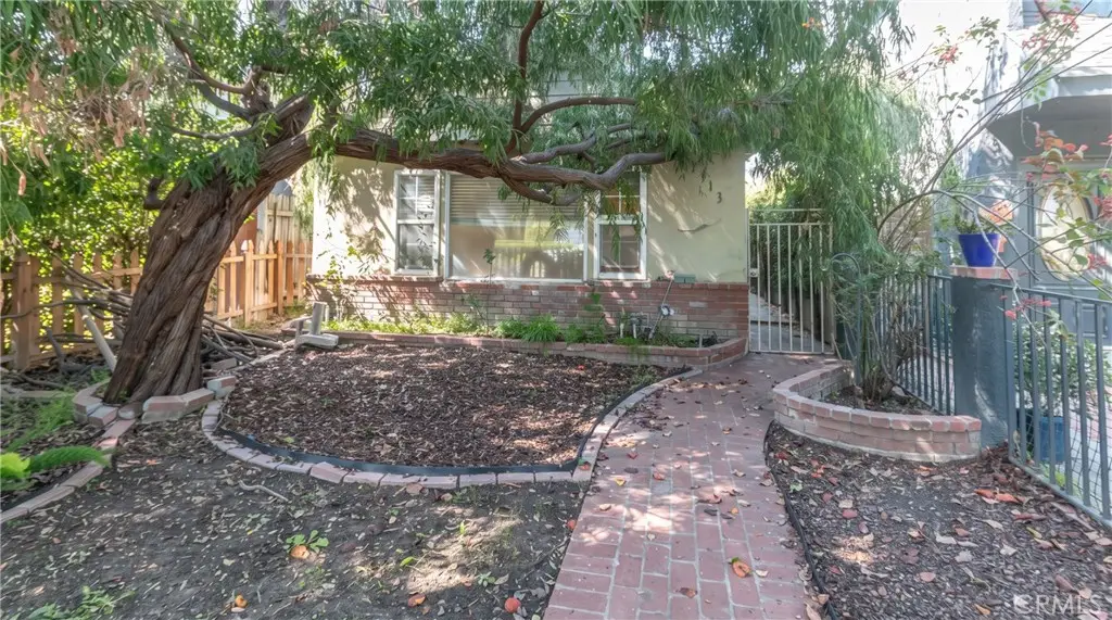 2913 W Chandler Boulevard, Burbank, CA 91505 - #1