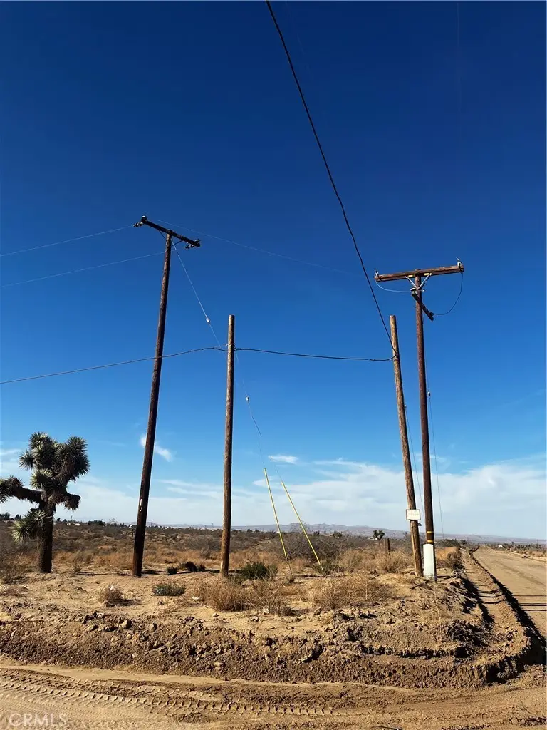 11300 Caughlin Road, Phelan, CA 92371 - Image #1