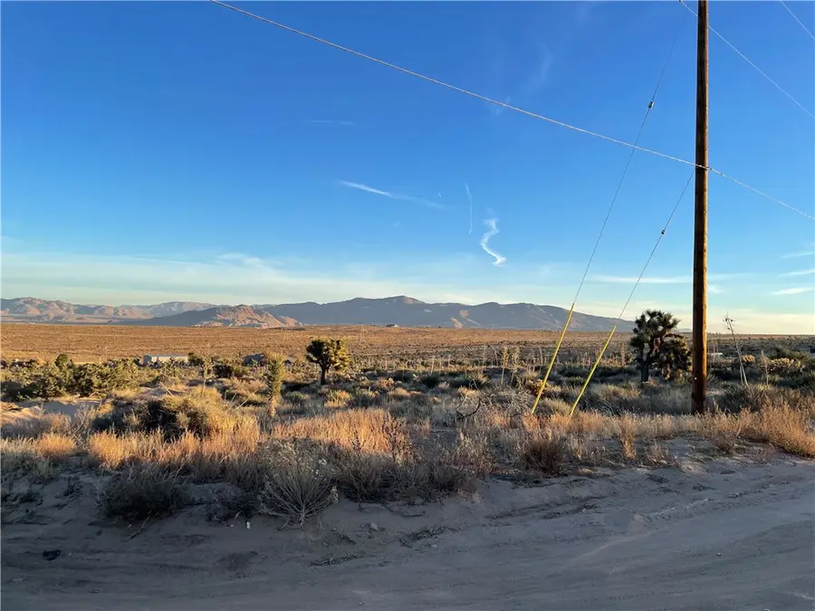 9509 Bonita Vista Street, Apple Valley, CA 92308 - Image #3