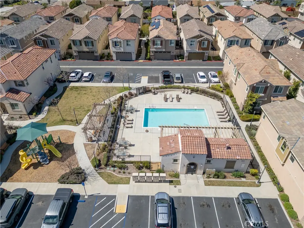 687 S Mandarin Lane, Rialto, CA 92376 - Image #1