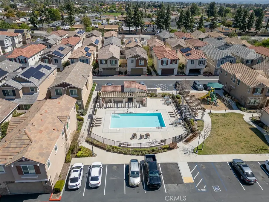 687 S Mandarin Lane, Rialto, CA 92376 - Image #2
