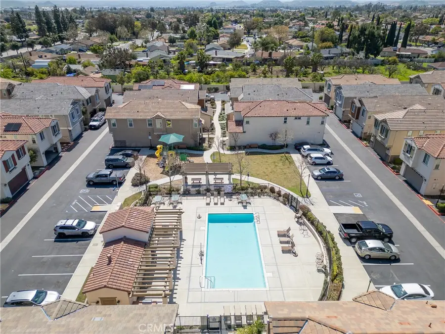 687 S Mandarin Lane, Rialto, CA 92376 - Image #3