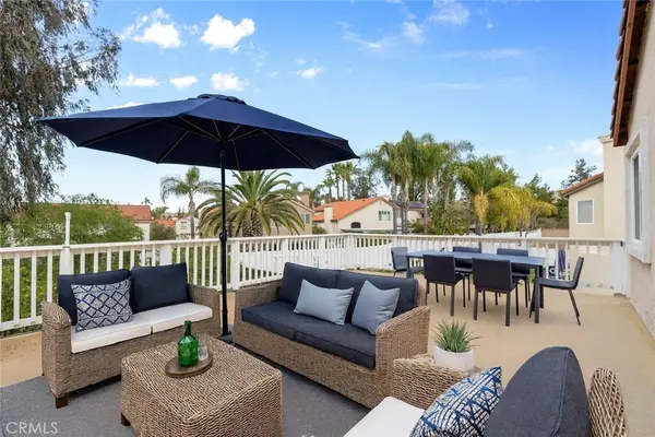 32865 Naples Court, Temecula, CA 92592