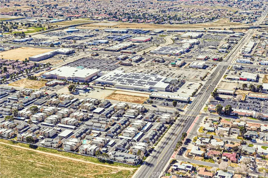 4 Gadsden Avenue, Lancaster, CA 93534 - #3