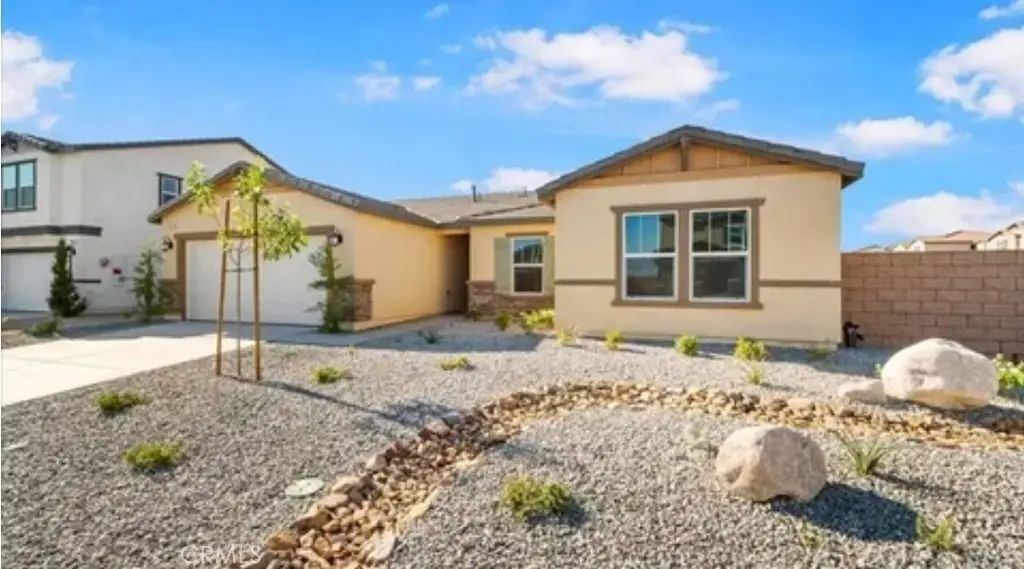 13833 Raven St, Victorville, CA 92392 - #1