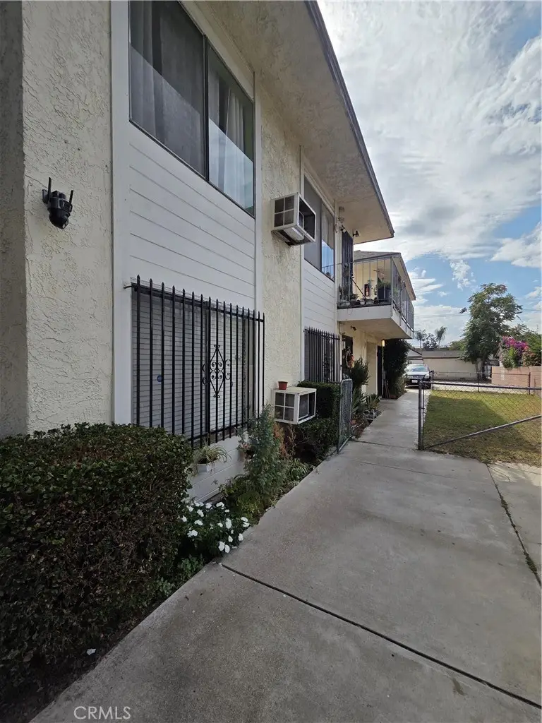 270 E 6th Street, Pomona, CA 91766 - #2
