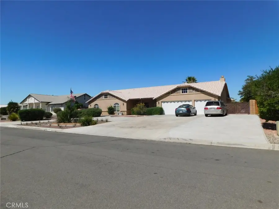 12720 Yorkshire Drive, Apple Valley, CA 92308 - Image #2