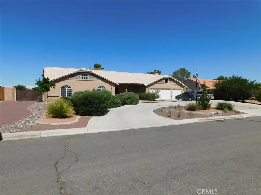 12720 Yorkshire Drive, Apple Valley, CA 92308 - Image #3
