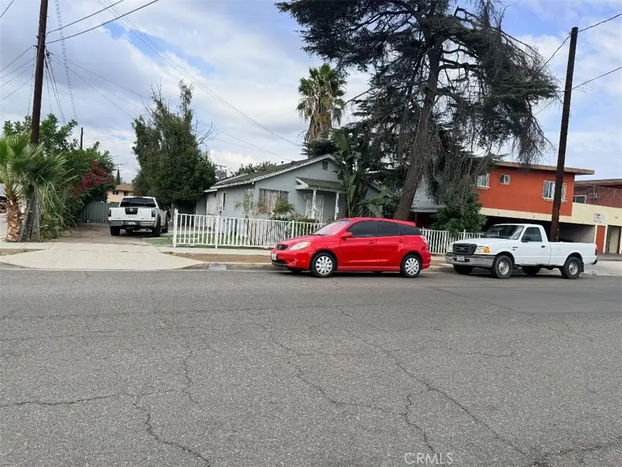 1443 Laurel, Pomona, CA 91768 - #2