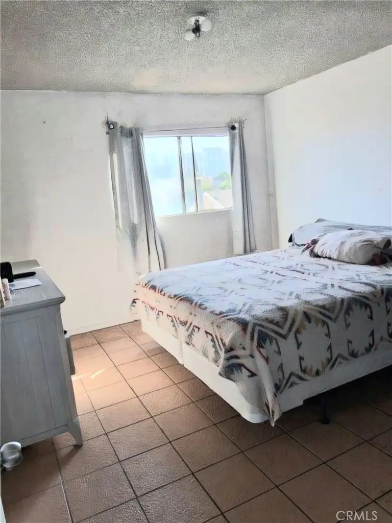 1715 E 70th, Los Angeles, CA 90001 - Image #3