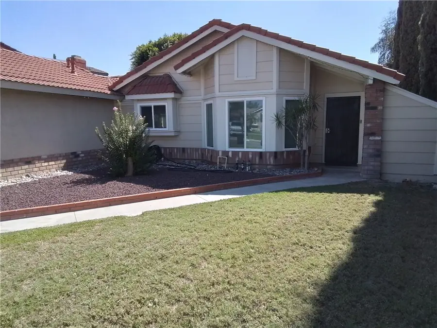 14045 Parkwood, Fontana, CA 92337 - Image #2