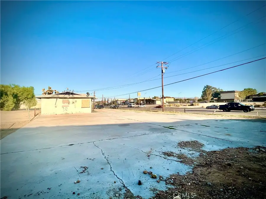 15720 Mojave Drive, Victorville, CA 92394 - #3