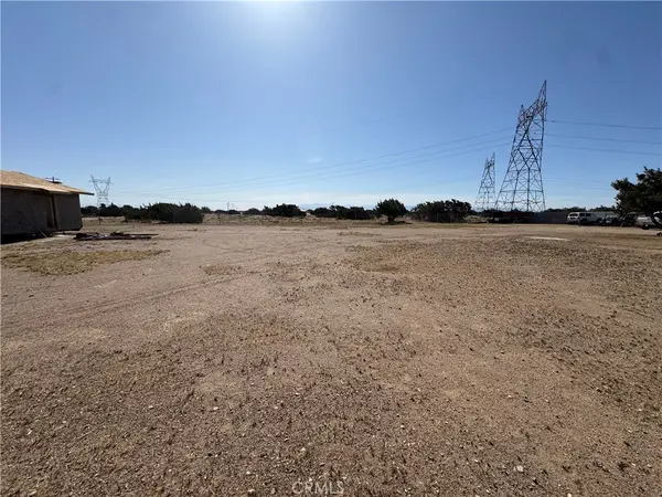 10717 Muscatel, Oak Hills, CA 92344