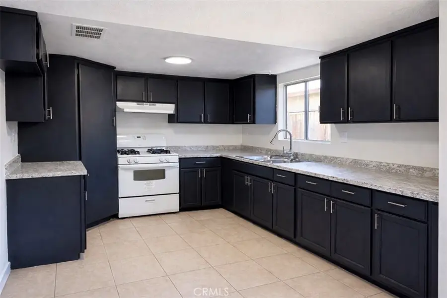 16476 Olive, Hesperia, CA 92345 - #3