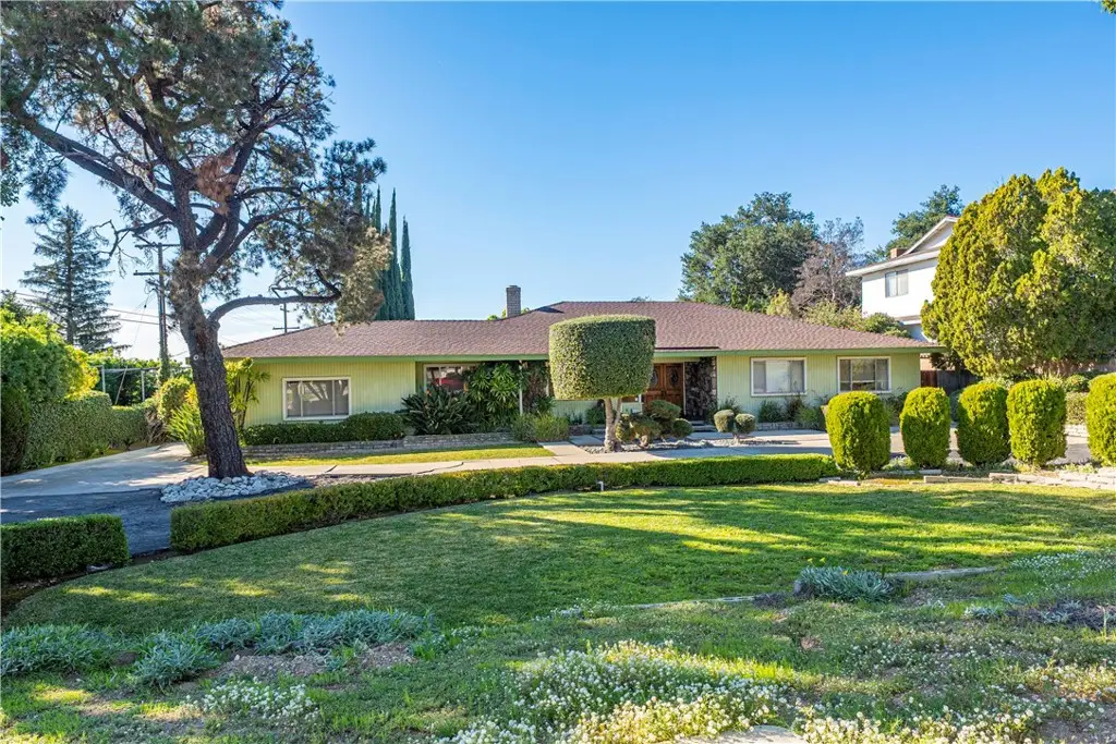 569 N Barranca Avenue, Glendora, CA 91741 - Image #1