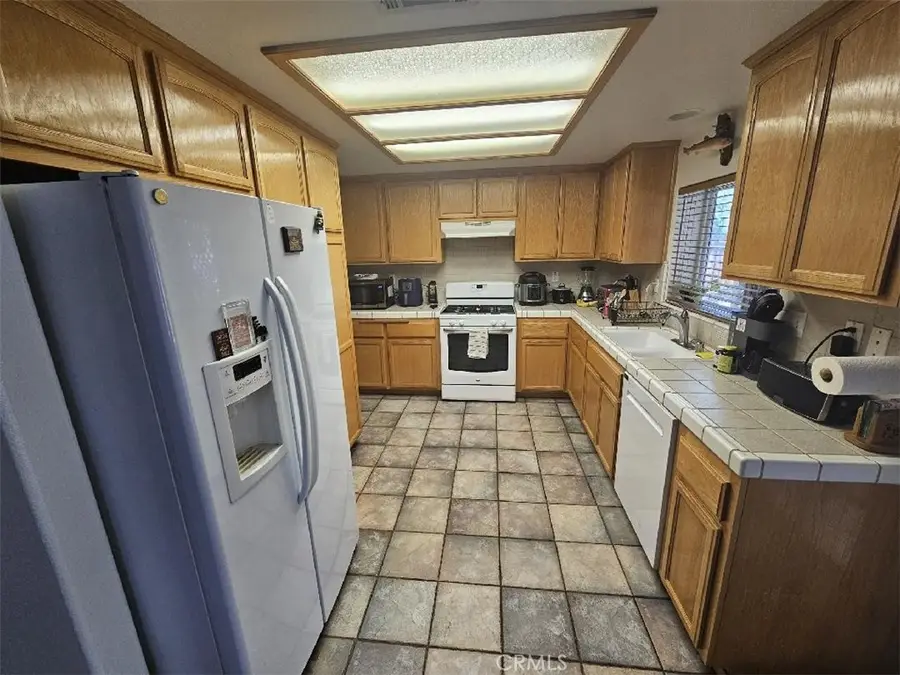 18904 Madrone, Hesperia, CA 92345 - Image #3