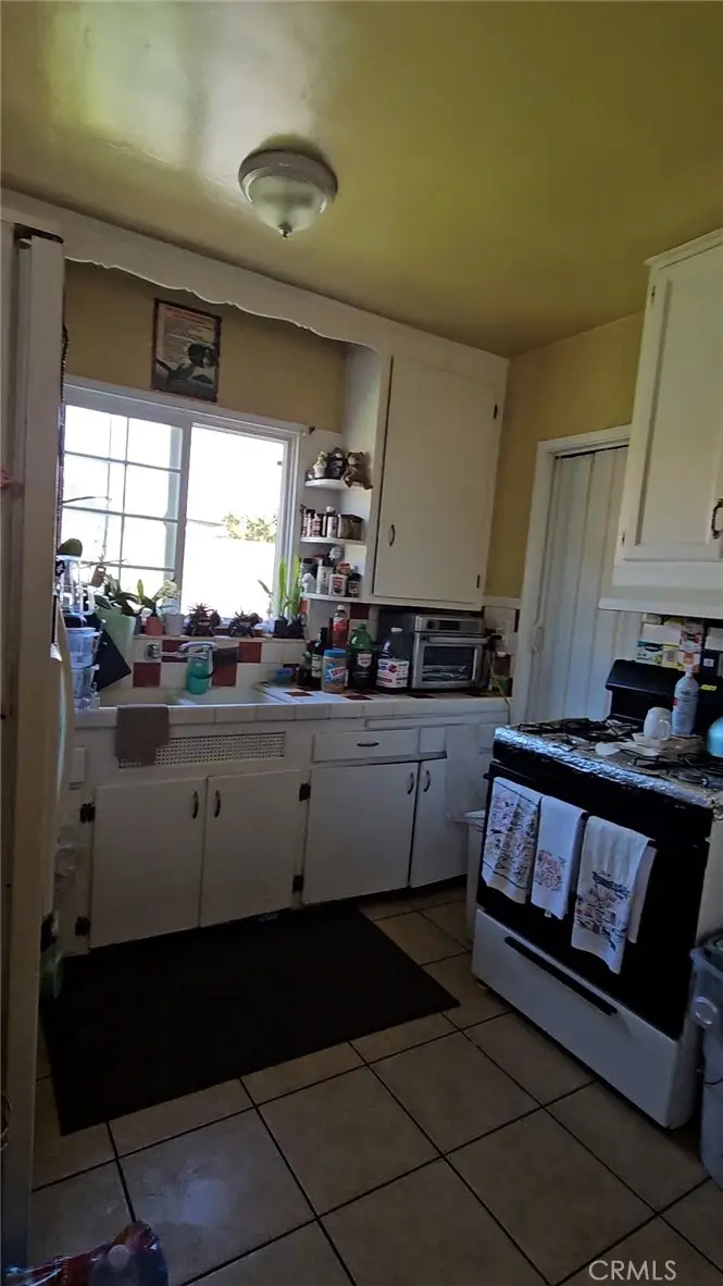 2546 S Bronson, Los Angeles, CA 90018 - #2