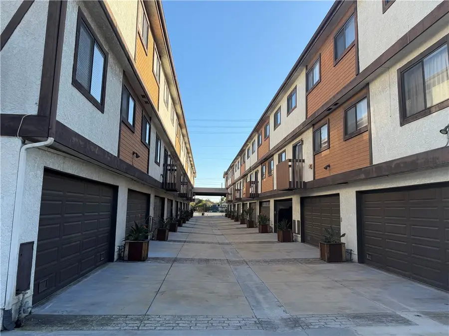 535 E 223rd #12, Carson, CA 90745 - #2