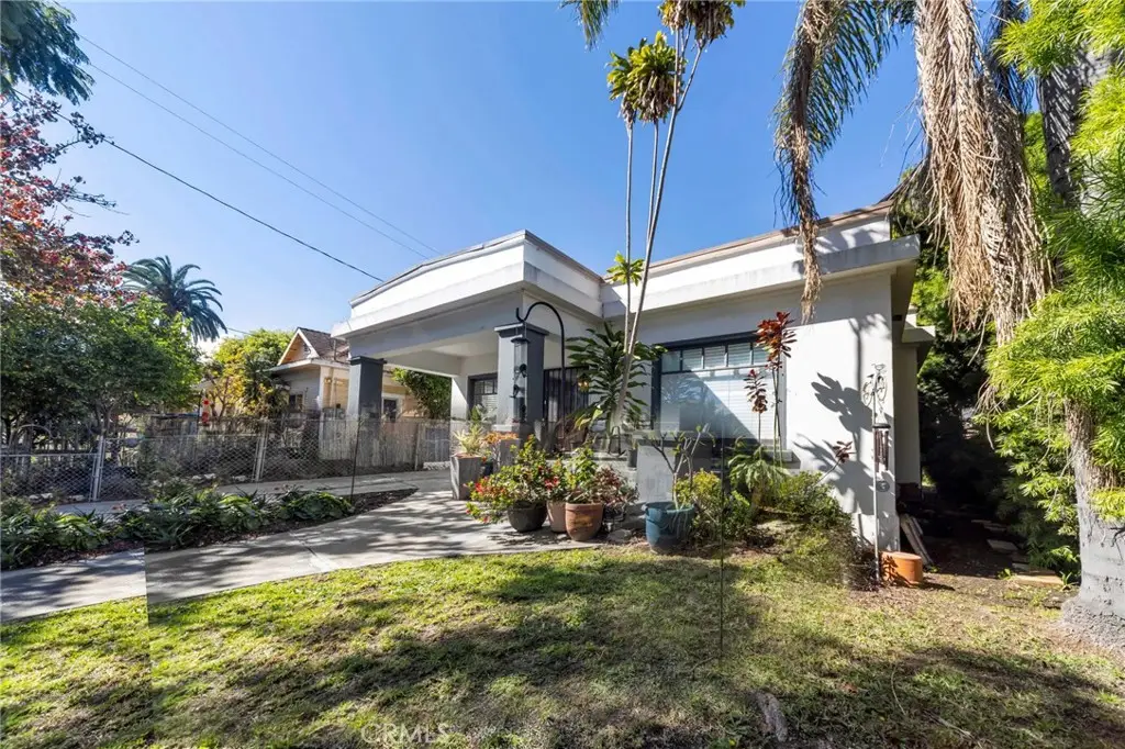913 Walnut Avenue, Long Beach, CA 90813 - #1