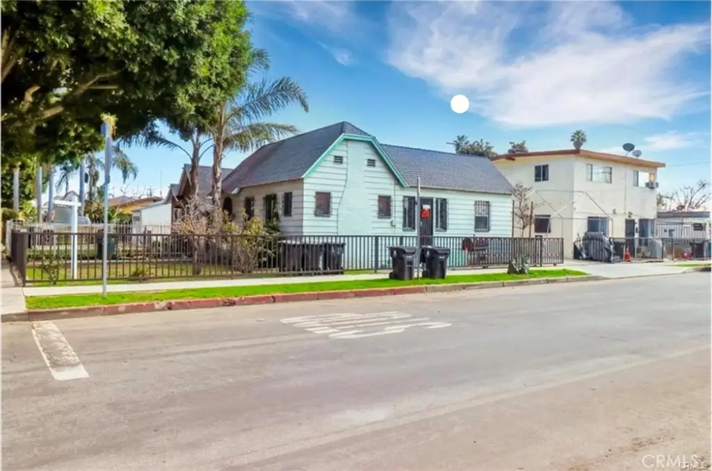 402 E 92nd, Los Angeles, CA 90003 - #1