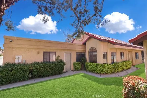19077 Elm, Apple Valley, CA 92308